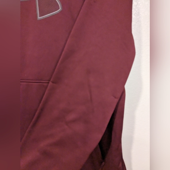 Men's UNDER ARMOUR maroon logo hoodie size medium - Picture 3 of 5